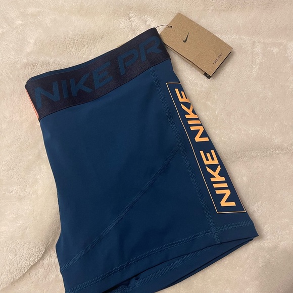 -Spandex - Picture 2 of 3